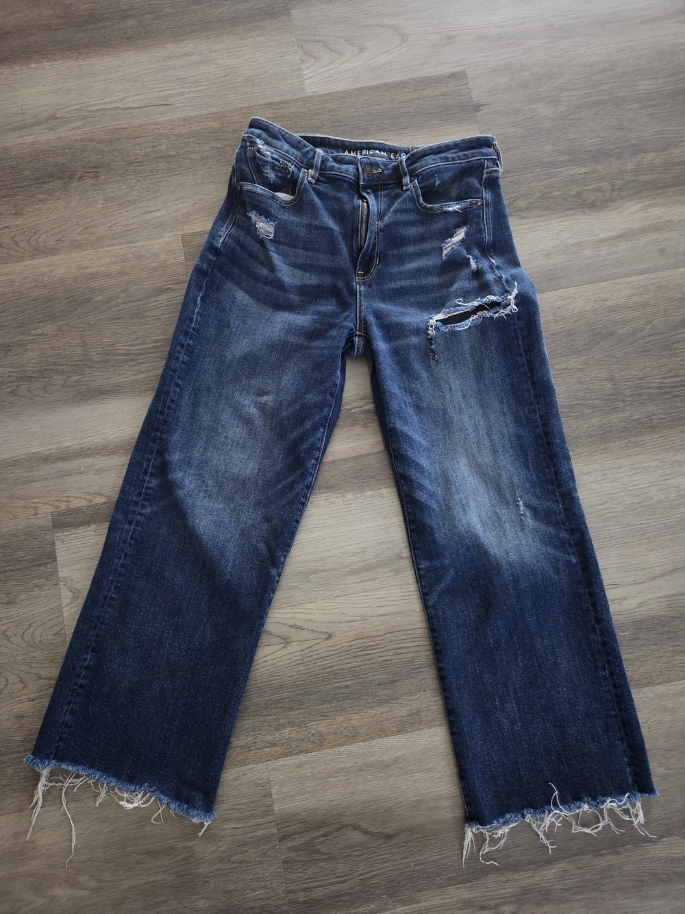 American Eagle Stretch Wide Leg Crop Distressed Jeans Size 6 Long